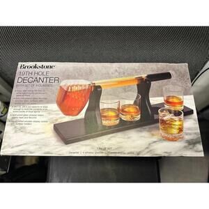 NEW IN BOX Brookstone 19th Hole Golf Club Decanter w/ 4 Glasses & Wooden Display